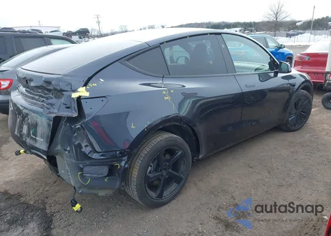 2026 Tesla Model Y Long Range Launch Series/Premium All-Wheel Drive z USA, uszkodzony, nr VIN 7SAYGDEE7TA409211